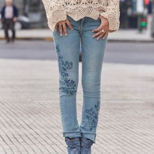 Sundance magnolia jeans with flower stitching